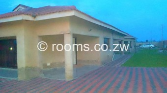  Room  in Sandton Park