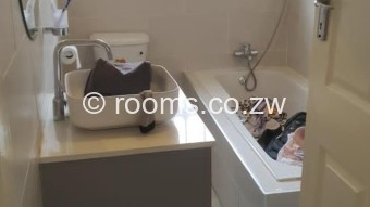  Room  in Southview