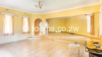  Room  in Bluff Hill