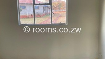  Room  in Bluff Hill