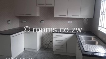  Room  in Southview