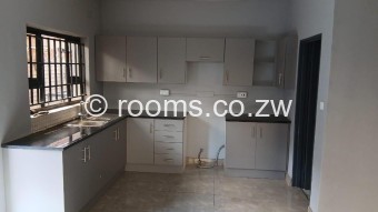  Room  in Glaudina
