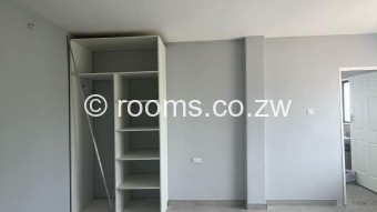  Room  in Zimre Park