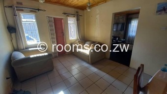  Room  in Mainway Meadows