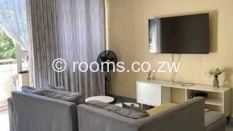  Room  in Avenues