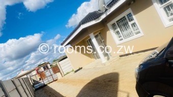  Room  in Sandton Park