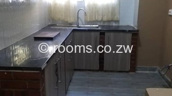  Room  in Bluff Hill