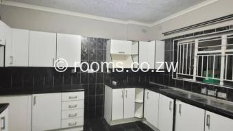  Room  in Bluff Hill