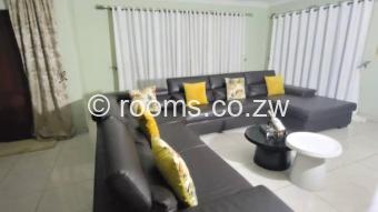  Room  in Bluff Hill