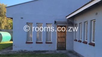  Room  in Bluff Hill
