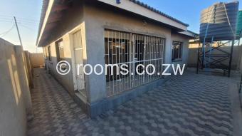  Room  in Bluff Hill