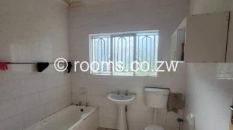  Room  in Bluff Hill