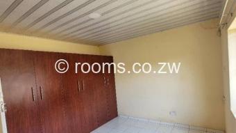  Room  in Bluff Hill