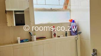  Room  in Avenues
