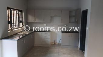  Room  in Glaudina