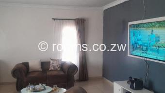  Room  in Zimre Park
