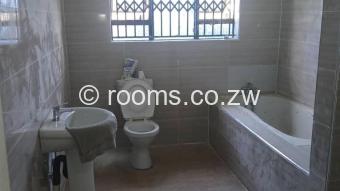  Room  in Warren Park