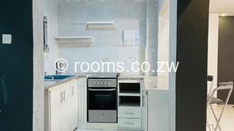  Room  in Zimre Park