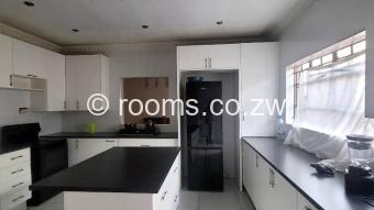  Room  in Harare City Centre