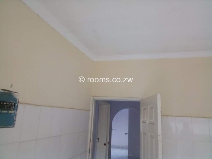 Rooms for Rent in Mainway Meadows, Harare