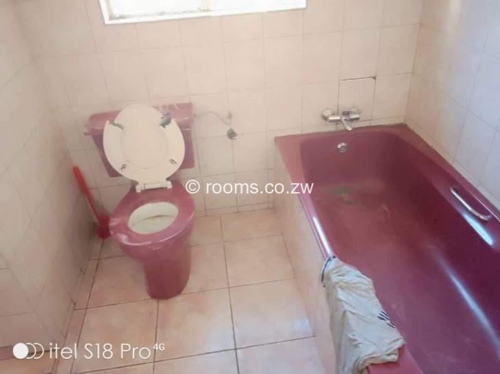 Room for Rent in Mainway Meadows, Harare