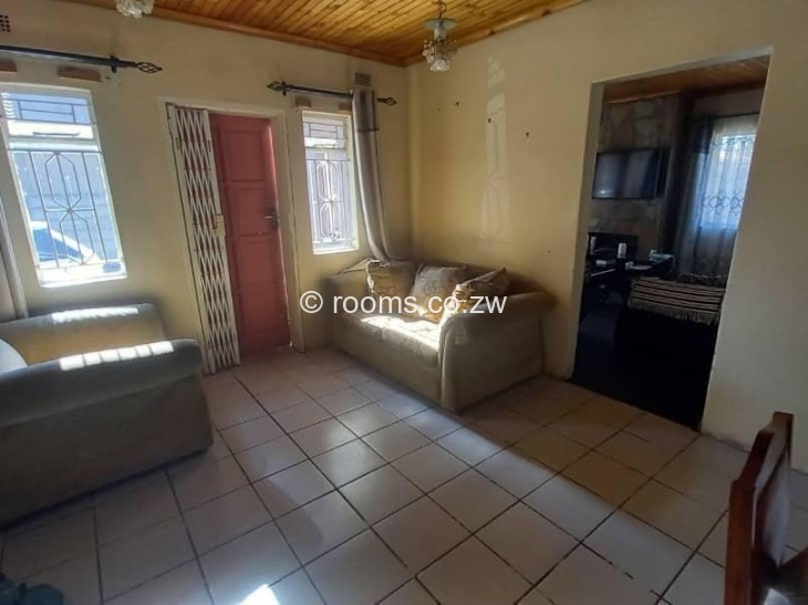 Rooms for Rent in Mainway Meadows, Harare