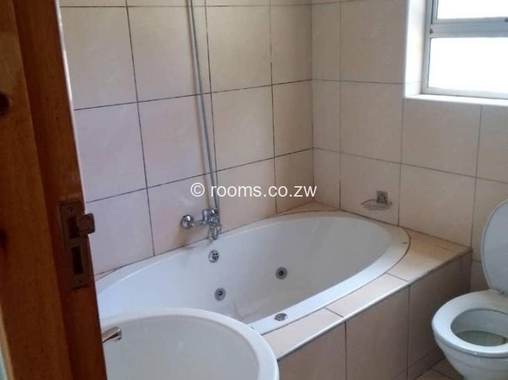 Rooms for Rent in Borrowdale, Harare