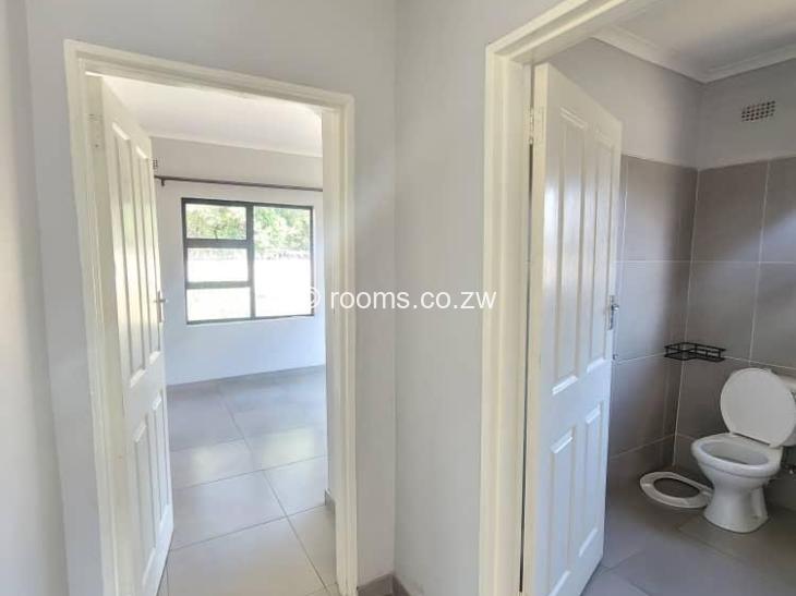 Rooms for Rent in Bluff Hill, Harare